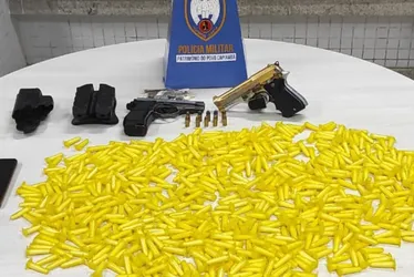 Imagem ilustrativa da imagem Mais de 600 pinos de cocaína são apreendidos em guarda-roupas em Cariacica