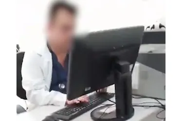Imagem ilustrativa da imagem Médico gravado com comportamento alterado durante atendimento é afastado
