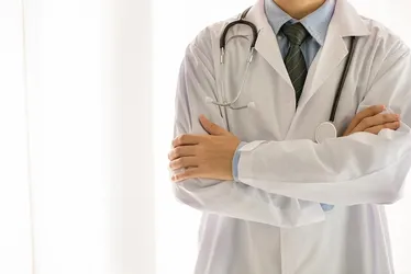 Imagem ilustrativa da imagem Médico marca encontro por aplicativo, é sequestrado e perde R$ 180 mil