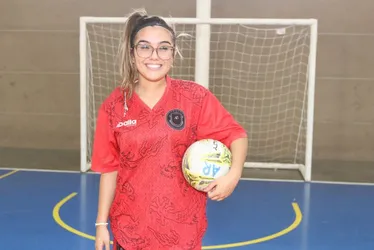 Imagem ilustrativa da imagem Meninas sonham com carreira no futebol