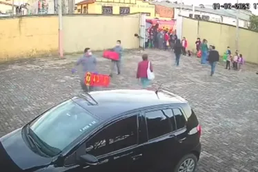 Imagem ilustrativa da imagem Menino de 7 anos morre após sofrer queda em brinquedo de escola