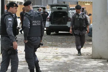Imagem ilustrativa da imagem Militares fora da disputa?