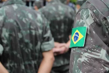 Imagem ilustrativa da imagem Militares podem ficar fora da eleição