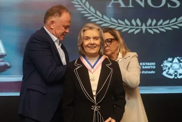 Imagem ilustrativa da imagem Ministra do STF recebe maior honraria concedida pelo governo do ES
