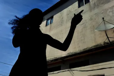 Imagem ilustrativa da imagem Morador de rua salva mulher durante agressão de marido na Serra