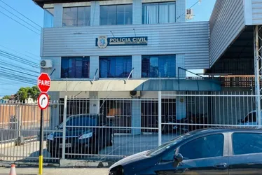 Imagem ilustrativa da imagem Motorista pisca farol para pedir passagem e é baleado na Serra