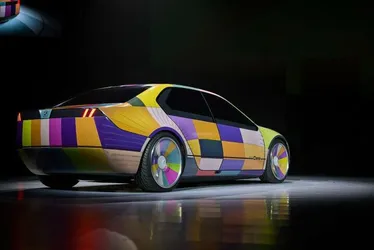 Imagem ilustrativa da imagem Mudança de cor e “vidro de game” em carros do futuro
