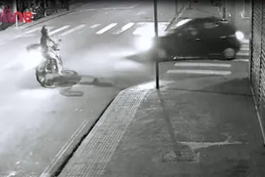 Imagem ilustrativa da imagem Mulher sobrevive após ser atropelada e ficar presa sob as rodas do carro