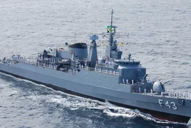 Imagem ilustrativa da imagem Navio de guerra construído na Inglaterra abre visitação no Porto de Vitória