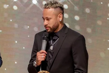 Imagem ilustrativa da imagem Neymar esperou ligação de técnico do Barça e nunca viu Arábia como Plano A