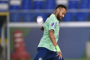 Imagem ilustrativa da imagem Neymar volta à seleção, treina e Diniz conta com astro contra a Bolívia