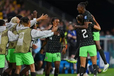 Imagem ilustrativa da imagem Nigéria vence a Austrália, assume a ponta e complica anfitriã