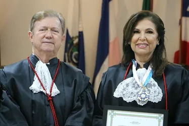 Imagem ilustrativa da imagem Nova desembargadora  é empossada no TJES