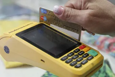Imagem ilustrativa da imagem Nova lei vai limitar dívida e reduzir juros do cartão