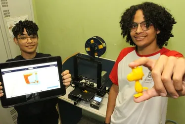 Imagem ilustrativa da imagem Novo ensino médio: MEC estuda incluir matéria e proibir aulas a distância