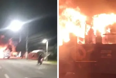 Imagem ilustrativa da imagem Ônibus do Transcol fica destruído após pegar fogo na Serra