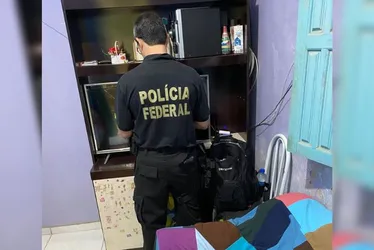 Imagem ilustrativa da imagem Operação da PF: homem é preso no ES com pornografia infantil em celular
