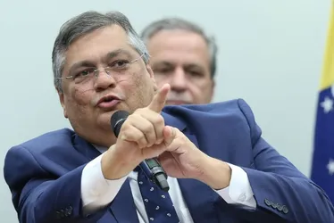Imagem ilustrativa da imagem Oposição acusa Dino de obstruir investigações