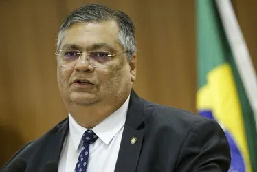 Imagem ilustrativa da imagem PF investiga Bolsonaro de forma técnica, séria e isenta, diz Dino