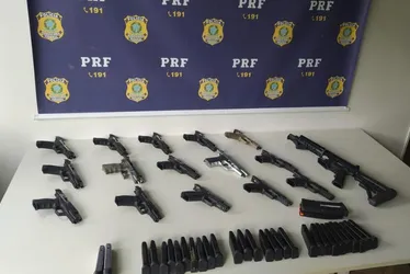 Imagem ilustrativa da imagem PRF apreende armas escondidas em tanque de combustível de carro a caminho do ES