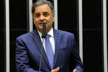 Imagem ilustrativa da imagem PSDB faz resgate de tucano e de Aécio, que surge com promessa