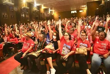 Imagem ilustrativa da imagem Paralisação da Educação com protesto na Arena de Pernambuco