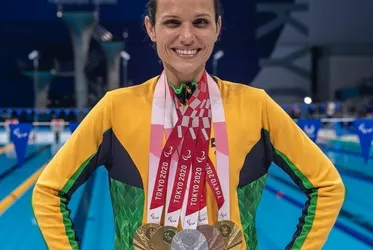 Imagem ilustrativa da imagem Pernambucana Carol Santiago é recordista em Mundial de Natação Paralímpica