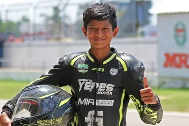 Imagem ilustrativa da imagem Piloto indiano de 13 anos morre após acidente em corrida de moto