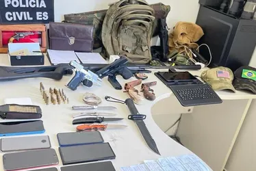 Imagem ilustrativa da imagem Polícia apreende armas e receituários médicos na casa de falso policial federal