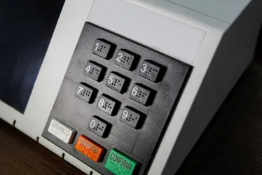 Imagem ilustrativa da imagem Prazo para regularizar ou emitir título para votar em 2024 acaba em 10 meses