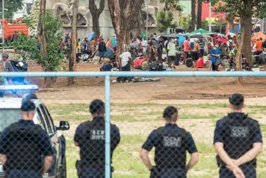 Imagem ilustrativa da imagem Prefeitura pede prisão de guardas por extorquirem comerciantes na cracolândia