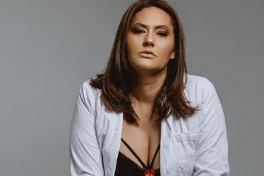 Imagem ilustrativa da imagem Professora denunciada por conteúdo adulto exclui fotos após recomendação do Ifes