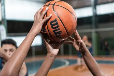 Imagem ilustrativa da imagem Projeto promete ensinar a prática do basquete de forma gratuita no ES