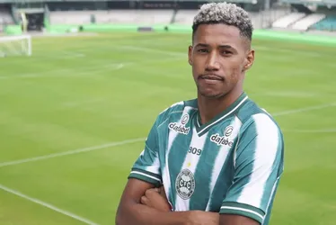 Imagem ilustrativa da imagem Reforço do Coritiba tem estreia adiada por não ter se vacinado contra Covid