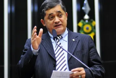 Imagem ilustrativa da imagem Reforma no serviço público contra os “supersalários”