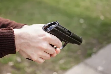 Imagem ilustrativa da imagem Senado aprova teste toxicológico para posse e porte de arma