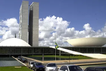 Imagem ilustrativa da imagem Senado avalia subsídios que elevam a conta de luz em R$ 88 bilhões