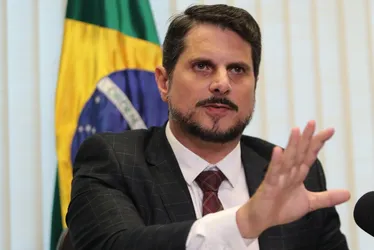 Imagem ilustrativa da imagem Senador Marcos do Val tira licença do mandato por um mês
