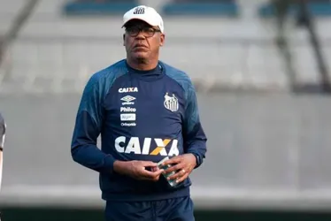 Imagem ilustrativa da imagem Serginho Chulapa, ídolo dos Santos, é detido por não pagar pensão alimentícia