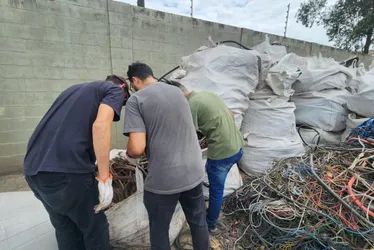 Imagem ilustrativa da imagem Sete pessoas presas em operação contra comércio de fios furtados no ES