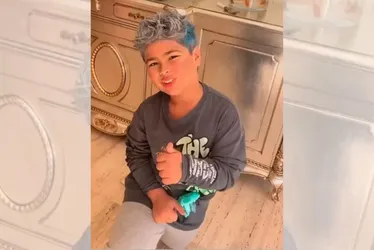 Imagem ilustrativa da imagem Simone Mendes impressiona ao mostrar cabelo do filho pintado de azul