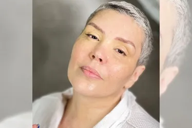 Imagem ilustrativa da imagem Simony comemora vitória contra o câncer de intestino