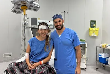 Imagem ilustrativa da imagem “Sou um milagre”, diz jovem ferida por pedra