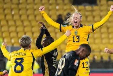 Imagem ilustrativa da imagem Suécia sofre, mas vence África do Sul de virada com gol no final