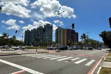 Imagem ilustrativa da imagem Sufoco no trânsito para entrar e sair de Jardim Camburi