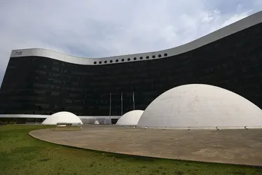 Imagem ilustrativa da imagem TSE inicia julgamento que pode levar à inelegibilidade de Bolsonaro
