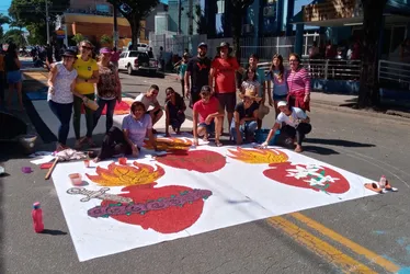 Imagem ilustrativa da imagem Tapetes enfeitam ruas do ES durante a festa de Corpus Christi