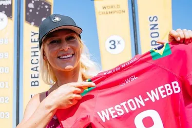 Imagem ilustrativa da imagem Tatiana Weston-Webb conquista título dos Jogos Mundiais de Surfe