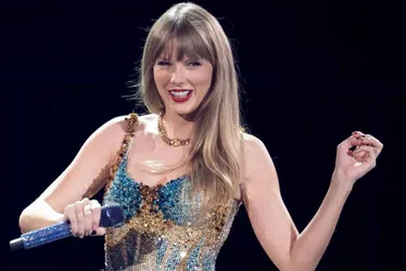 Imagem ilustrativa da imagem Taylor Swift lota estádio em show no México e fãs tentam ouvir do lado de fora