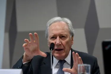 
          Imagem ilustrativa da imagem Tebet em grupo de referências do MDB, com apoio para renovação
          